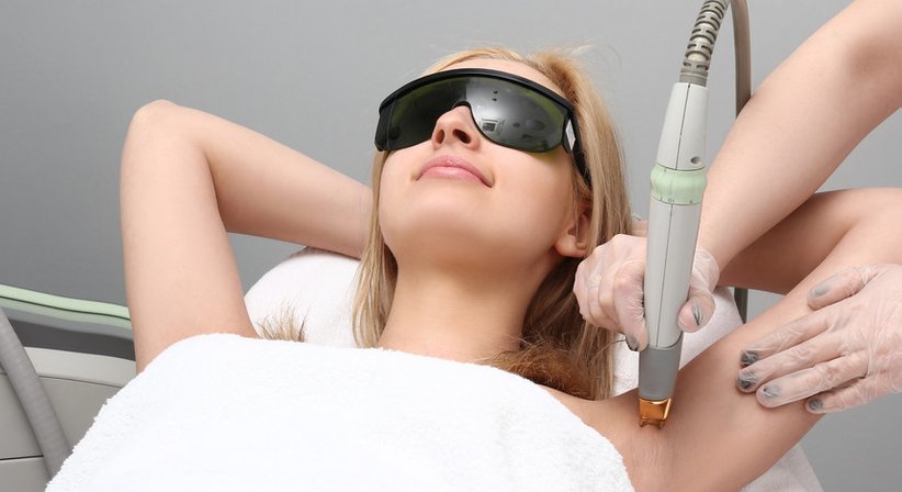 Kosmetische Laserbehandlung - Dr. Günter Schmid - Plastischer Chirurg Feldkirch 6800