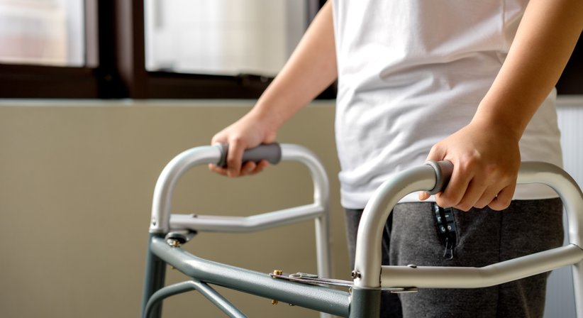 Verordnung von Heilbehelfen (u.a. orthopädische Einlagen, Orthesen) - Priv. Doz. Dr. Stephan Puchner, MSc. - Orthopäde Wien 1090