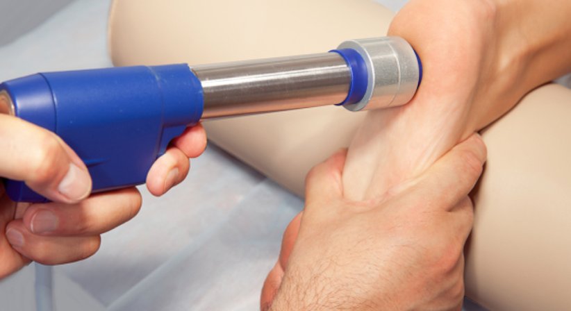 Stoßwellentherapie - OA Dr. Peter Radakovits - Orthopäde Baden 2500