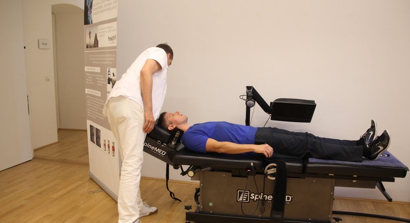 Bandscheibenvorfall, Vertebrostenose, Nervenschmerzen - Spinemed bei Univ.-Lector Dr. Wolfgang Nebl-Gruther, MSc