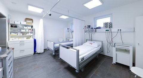 Dr. Philipp Mayr - Plastischer Chirurg Leonding 4060