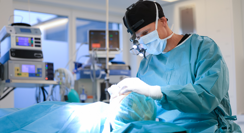 Dr. Philipp Mayr - Plastischer Chirurg Leonding 4060