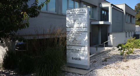 Dr. Philipp Mayr - Plastischer Chirurg Leonding 4060