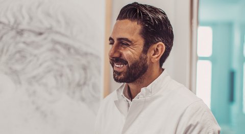 Dr. med. univ. Ali Saalabian - Plastischer Chirurg Wien 1010