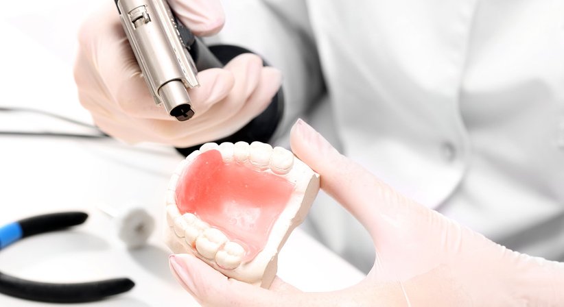 Herausnehmbarer Zahnersatz - Dr. Katharina Oberrauter-Losert - Zahnärztin Wolkersdorf im Weinviertel 2120