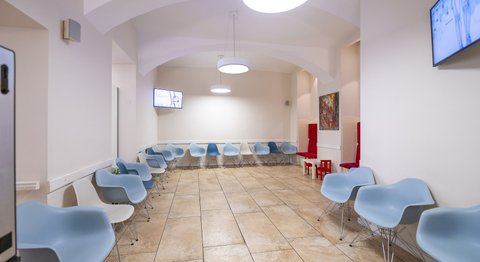 OA Dr. Michael Yaser Akta - Orthopäde Wien 1070