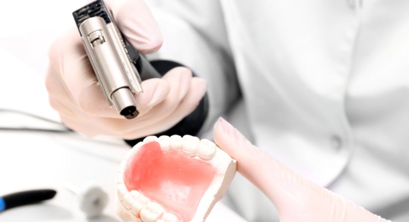 Teil- und Totalprothesen - Dr. Ulrike Leiner-Grassner - Zahnärztin Linz 4020