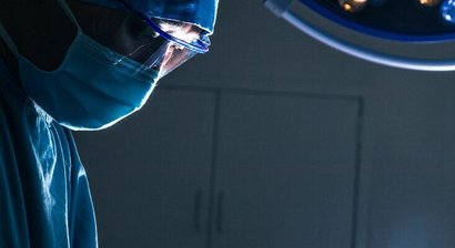 Orale Chirurgie und Knochenaufbau 