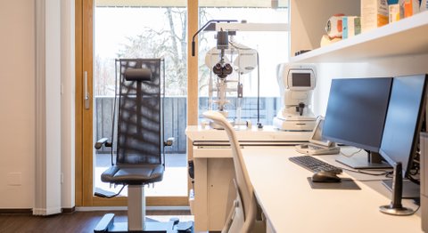 OA Dr. Franz Dirisamer junior, FEBO - Augenarzt Gmunden 4810