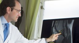 Assoc. Prof. Priv.-Doz. Dr. Klaus M. Friedrich - Radiologe Baden 2500