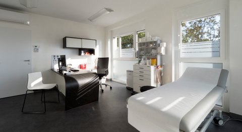 Priv. Doz. Dr. Christopher Springer, MBA - Urologe Korneuburg 2100