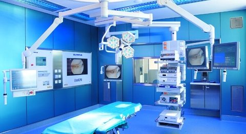 OA Dr. Lukas Karamat - Orthopäde Hollabrunn 2020