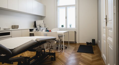 Dr. med. Eva Schornsteiner - Orthopädin Wien 1080