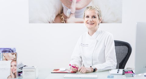 Dr. Claudia Gschnitzer - Plastische Chirurgin Wien 1090
