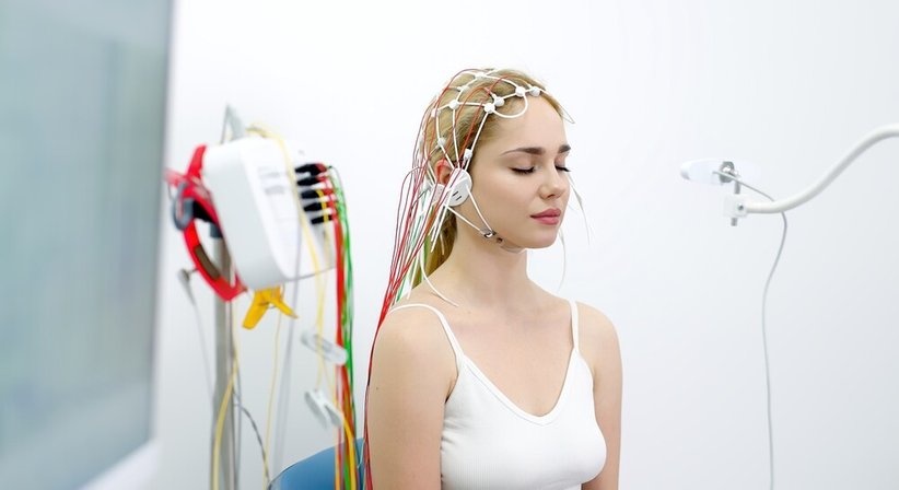 Neurofeedback – Mentale Stärke & Entspannung durch innovative LENS-Technologie - Dr. Mahtab Saidi-Zecha - Praktische Ärztin Salzburg 5020