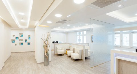 Dr. Christoph Grill - Plastischer Chirurg Wien 1010