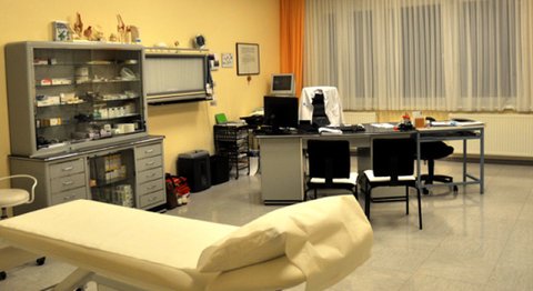 Praxis - Prim.Univ.-Prof. Dr. Michael Hirschl - Internist Senftenberg 3541