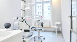 Dr. Fanny Triessnig - Zahnärztin Wien 1010