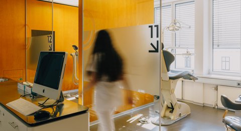 Univ.-Prof. DDr. med. Erwin Jonke - Zahnarzt Wien 1070