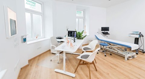 Dr. Micha Komjati - Orthopäde Wien 1050