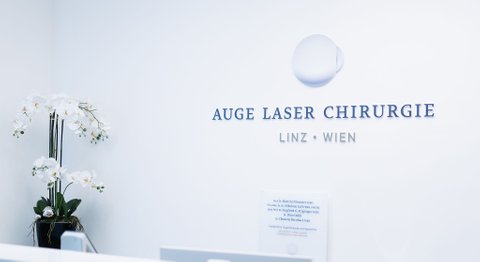 Prof. Dr. Dr.  Nikolaus Luft, FEBO, FWCRS - Augenarzt Wien 1010