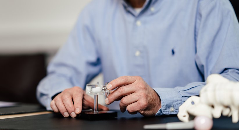 Prim.a.D. Priv.-Doz. Dr. med. univ. Roman Radl, MBA - Orthopäde Graz 8010