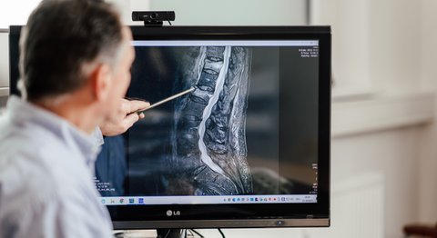 Prim.a.D. Priv.-Doz. Dr. med. univ. Roman Radl, MBA - Orthopäde Graz 8010