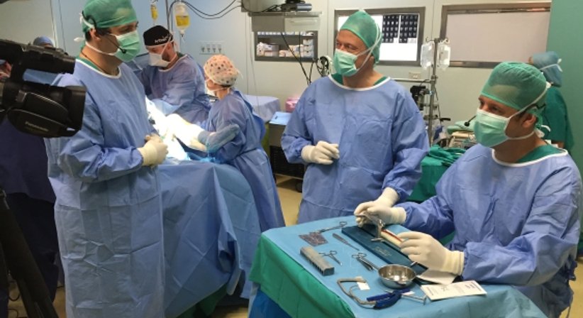 Internationale Vortragstätigkeit und Live Operationen - Dr. Jürgen Barthofer - Unfallchirurg Linz 4020