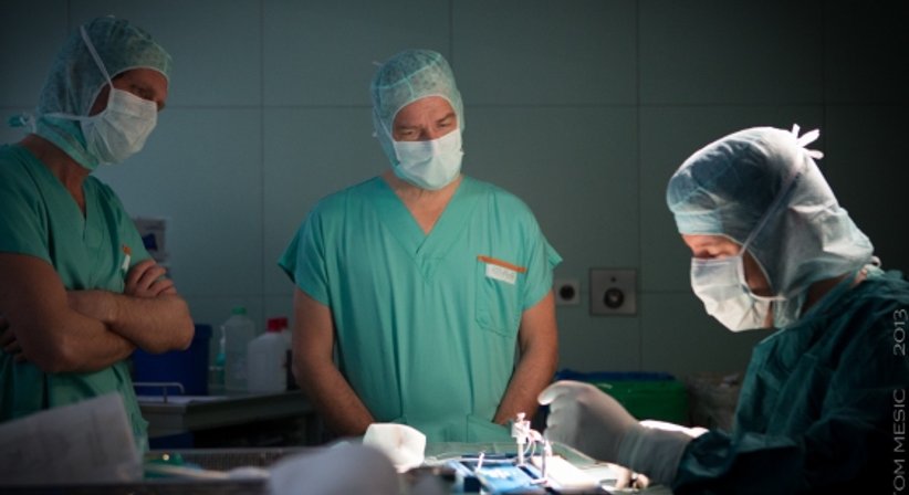 Kniechirurgie - Hospitationszentrum für Kniechirurgie UKH Linz  - Dr. Jürgen Barthofer - Unfallchirurg Linz 4020