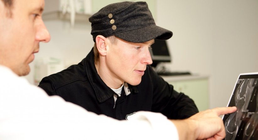 Kniechirurgie - Hospitationszentrum für Kniechirurgie UKH Linz  - Dr. Jürgen Barthofer - Unfallchirurg Linz 4020