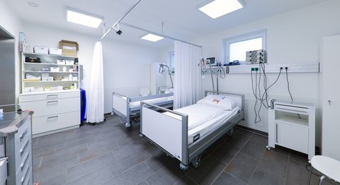 Dr. Philipp Mayr - Plastischer Chirurg Leonding 4060