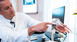 Prim. Assoz. Prof. Dr. Bernd Kubista, MSc - Orthopäde 1090 Wien
