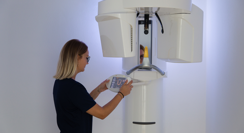 Dr. med. dent. Gregor Ley, MSc. BA - Zahnarzt Steyr 4400