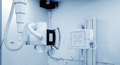 Einzelzahnröntgen und digitale Volumentomografie (DVT)