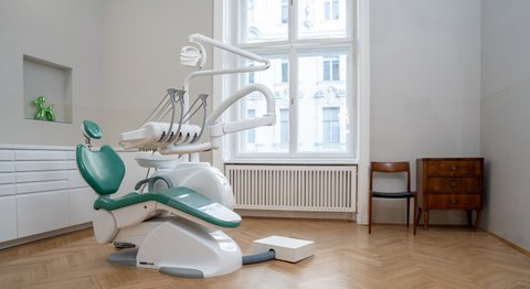 Dr. Siamak Alizadeh - Zahnarzt Wien 1010