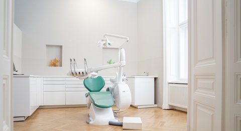 Dr. Siamak Alizadeh - Zahnarzt Wien 1010