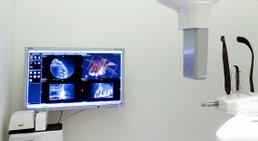 Univ. Prof. Priv.-Doz. Dr.med.univ. Dr.med.dent. Clemens Klug - Kieferchirurg Wien 1190