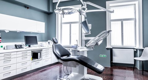 Dr. Julia Lachner-Zenker, MSc, MLS - Zahnärztin Wien 1190