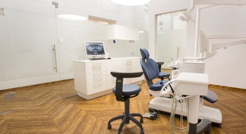 Dr. Florian Becker - Zahnarzt Wien 1020