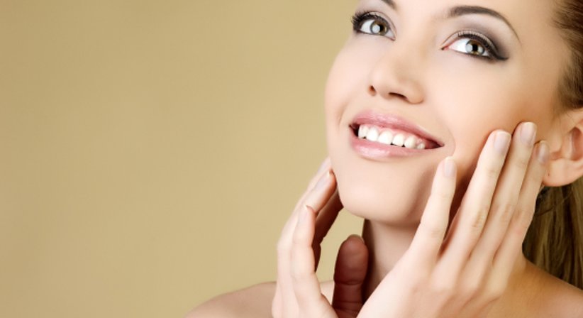 Faltenbehandlung, Hautverjüngung (Botox, Hyaluronsäure, Fadenlifting) - Dr. Sylvia Orasche - Hautärztin Wien 1180
