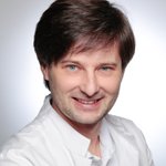 Dr. Robert Borny, PhD, MBA, FEBO - Augenarzt Wien 1220