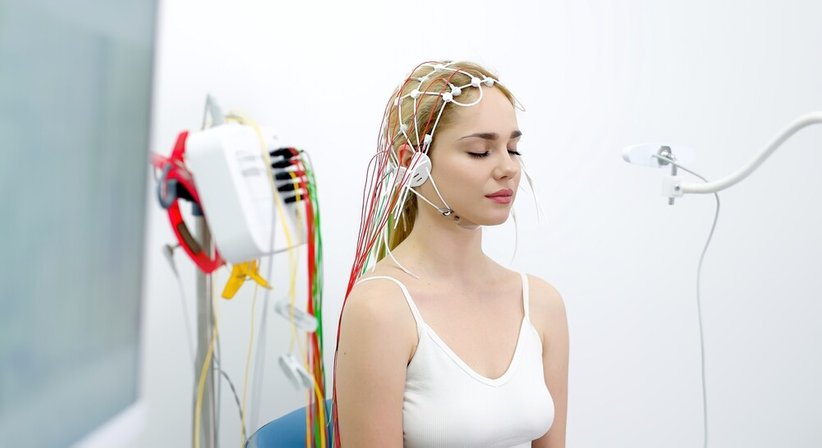 Neurofeedback – Mentale Stärke & Entspannung durch innovative LENS-Technologie - Dr. Mahtab Saidi-Zecha - Praktische Ärztin Wien 1010