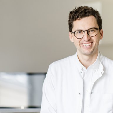 Dr. Julian Diepold - Schwerpunkt: Handchirurgie Linz 4040