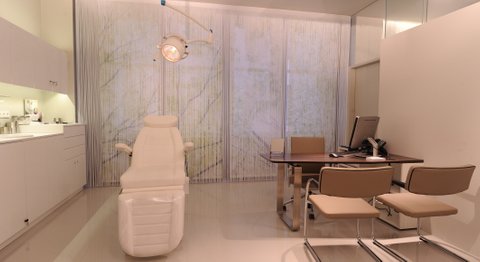 Dr. Igor Pona - Plastischer Chirurg Wien 1010