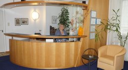 Univ.-Doz. Dr. Brigitta Balogh - Plastische Chirurgin Wien 1210