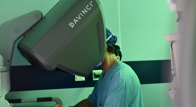 Roboterchirurgie - hightech unterstützte minimal-invasive Chirurgie mit dem DaVinci System - OA Dr. Teodor Kapitanov, FEBS - AWS - Allgemeinchirurg/Viszeralchirurg Wien 1060