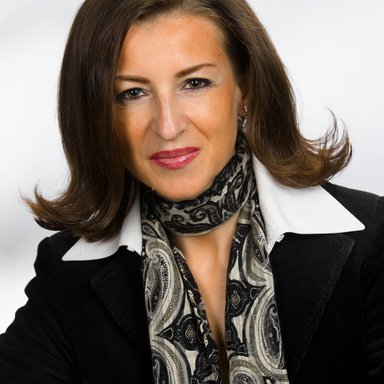 Dr. Claudia Spring - Neurologin Wien 1070
