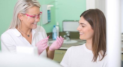 Professionelle Mundhygiene und Parodontitisbehandlung