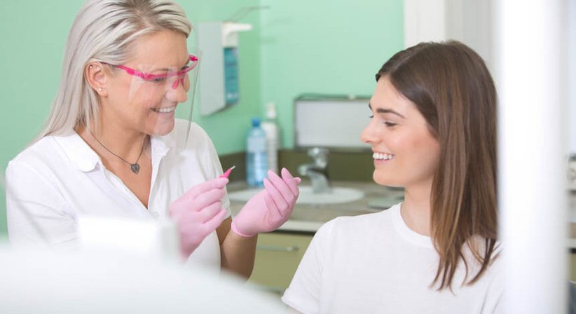 Professionelle Mundhygiene und Parodontitisbehandlung - Dr. Pia Faber-Miklautz - Zahnärztin Wien 1060