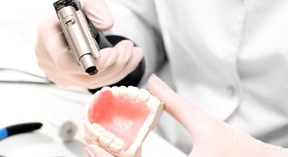 Teil- und Totalprothesen 